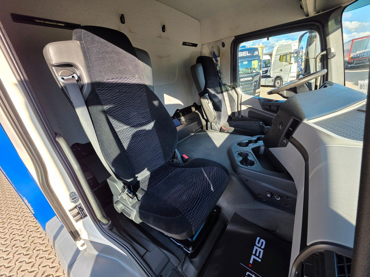 Kamion za prevoz boca Mercedes-Benz Antos 2543 / Ldbw / Lenkachse / Liftachse: slika 25 Kamion za prevoz boca Mercedes-Benz Antos 2543 / Ldbw / Lenkachse / Liftachse: slika 25