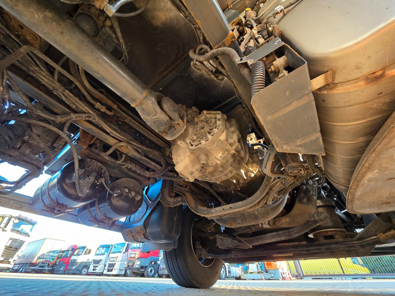 Kamion za prevoz boca Mercedes-Benz Antos 2543 / Ldbw / Lenkachse / Liftachse: slika 17 Kamion za prevoz boca Mercedes-Benz Antos 2543 / Ldbw / Lenkachse / Liftachse: slika 17