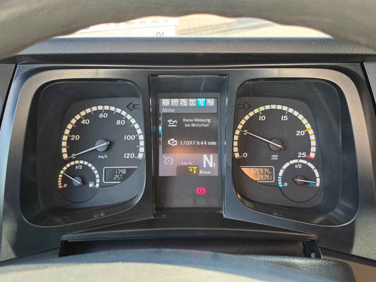 Kamion za prevoz boca Mercedes-Benz Antos 2543 / Ldbw / Lenkachse / Liftachse: slika 32 Kamion za prevoz boca Mercedes-Benz Antos 2543 / Ldbw / Lenkachse / Liftachse: slika 32