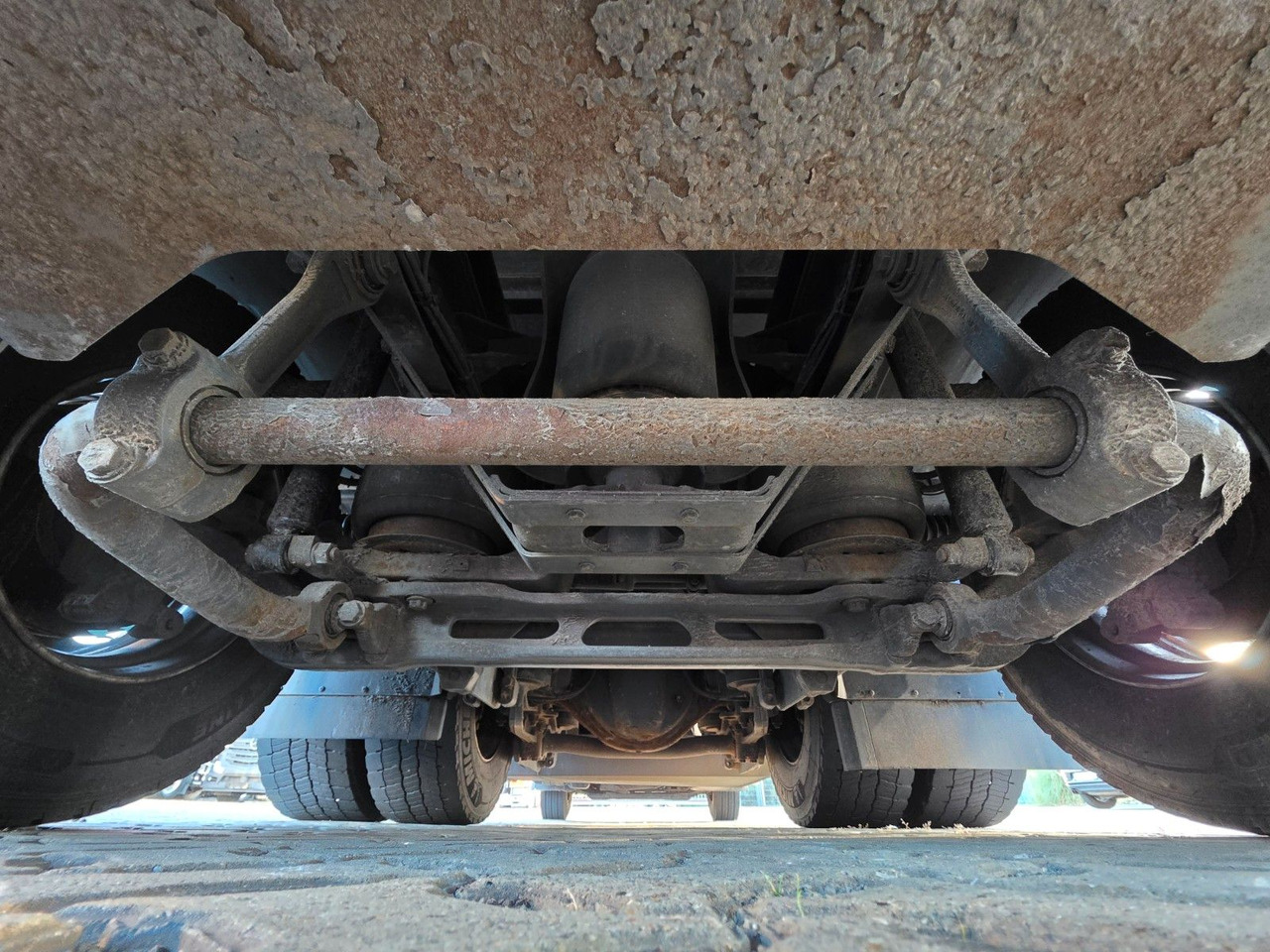 Kamion za prevoz boca Mercedes-Benz Antos 2543 / Ldbw / Lenkachse / Liftachse: slika 19 Kamion za prevoz boca Mercedes-Benz Antos 2543 / Ldbw / Lenkachse / Liftachse: slika 19