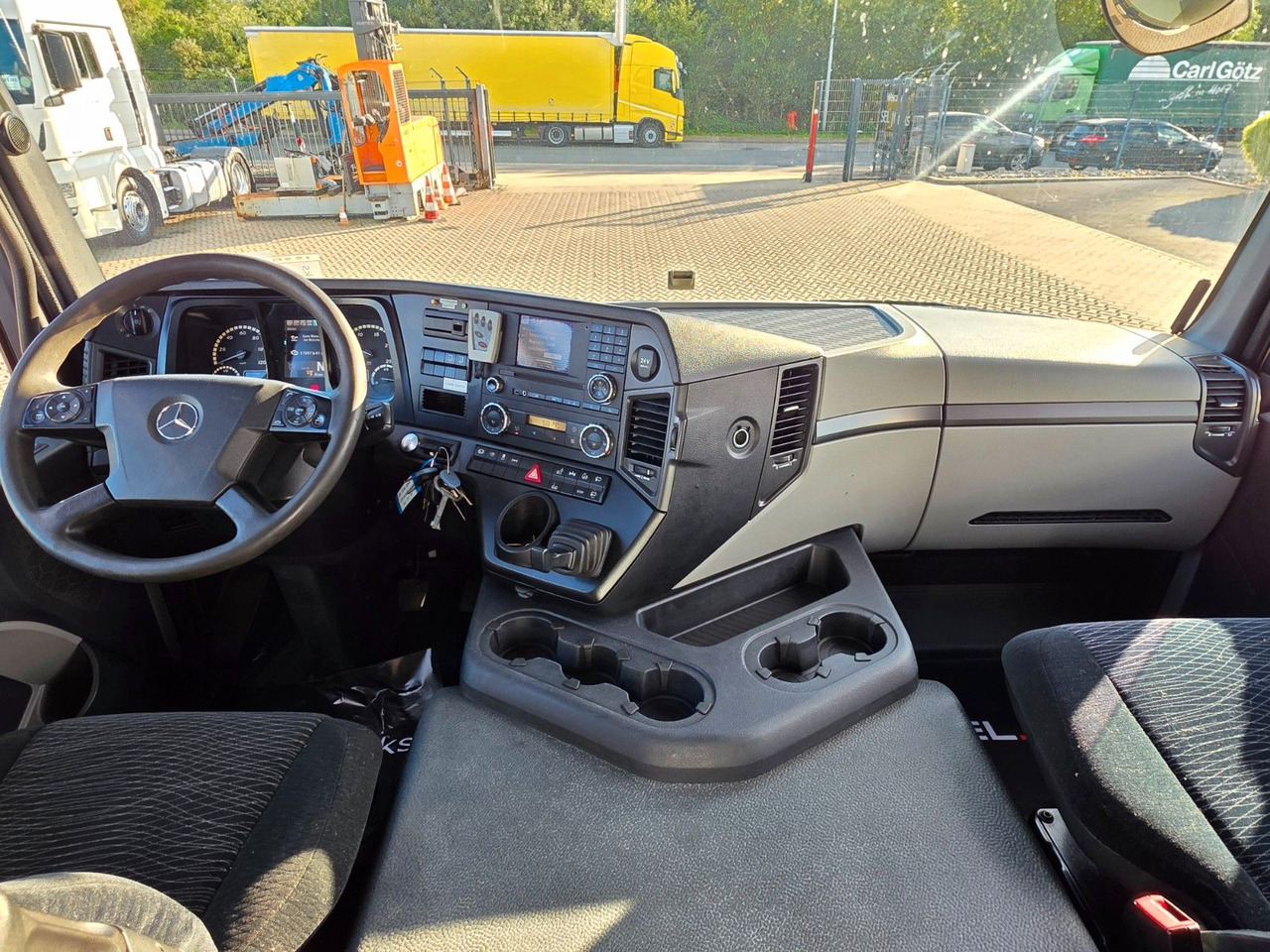 Kamion za prevoz boca Mercedes-Benz Antos 2543 / Ldbw / Lenkachse / Liftachse: slika 28 Kamion za prevoz boca Mercedes-Benz Antos 2543 / Ldbw / Lenkachse / Liftachse: slika 28