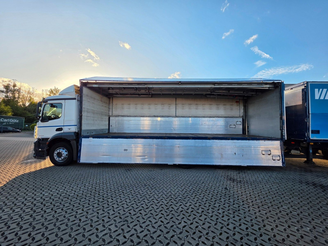 Kamion za prevoz boca Mercedes-Benz Antos 2543 / Ldbw / Lenkachse / Liftachse: slika 11 Kamion za prevoz boca Mercedes-Benz Antos 2543 / Ldbw / Lenkachse / Liftachse: slika 11