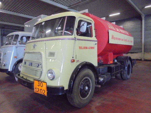 DAF 1600 A1600DF 360 - Kamion cisterna: slika 1 DAF 1600 A1600DF 360 - Kamion cisterna: slika 1
