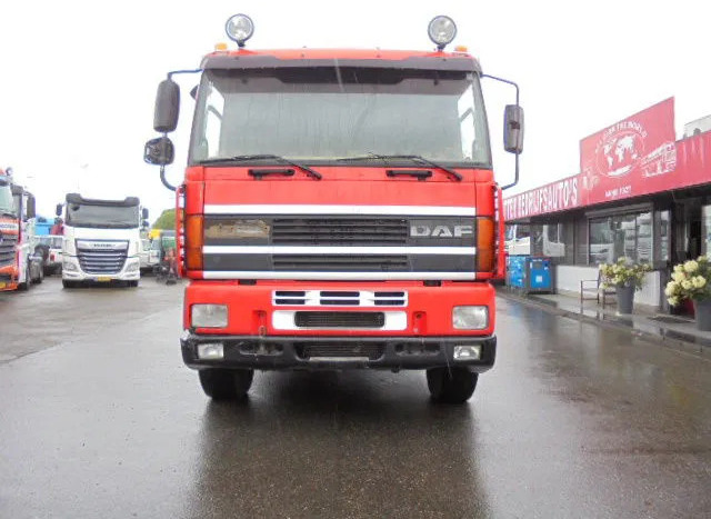 DAF 85.400 85-400 ATI 6X2 BLADGEVEERD - Kamion sa hidrauličnom kukom: slika 2 DAF 85.400 85-400 ATI 6X2 BLADGEVEERD - Kamion sa hidrauličnom kukom: slika 2