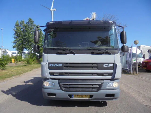 DAF CF 75.310 FAN 6x2 NL TRUCK - Kamion sa golom šasijom i zatvorenom kabinom: slika 2 DAF CF 75.310 FAN 6x2 NL TRUCK - Kamion sa golom šasijom i zatvorenom kabinom: slika 2