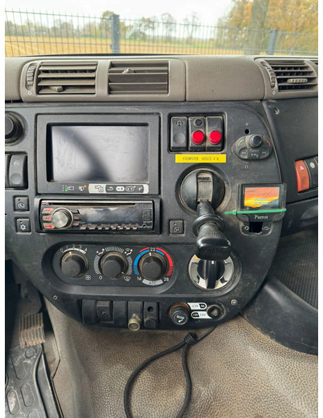 Kamion sa hidrauličnom kukom, Kamion sa dizalicom DAF CF 75 6X2 NL TRUCK: slika 13