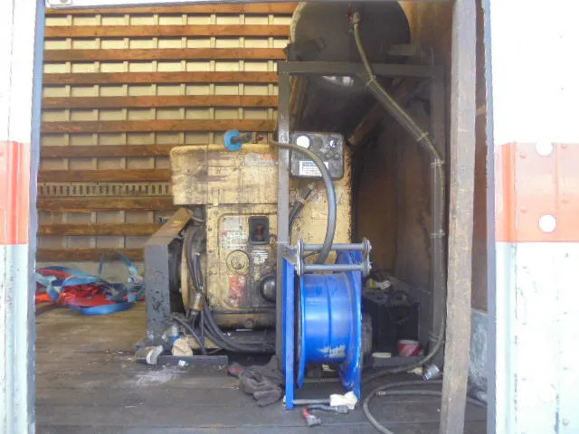 DAF LF 45 150 NL TRUCK SERVICE TRUCK SERVICE TRUCK MET COMPRESSOR - Kamion sa zatvorenim sandukom: slika 2 DAF LF 45 150 NL TRUCK SERVICE TRUCK SERVICE TRUCK MET COMPRESSOR - Kamion sa zatvorenim sandukom: slika 2