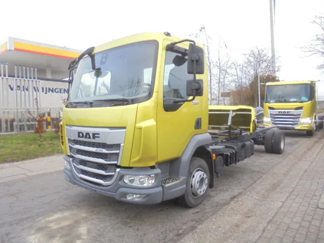 DAF XB 230 UNUSED DEMO - Kamion sa golom šasijom i zatvorenom kabinom: slika 1 DAF XB 230 UNUSED DEMO - Kamion sa golom šasijom i zatvorenom kabinom: slika 1