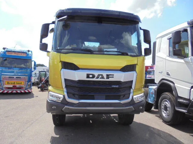DAF XD 450 F 8X4 NIEUW MET FABRIEKS GARANTIE - Kamion sa golom šasijom i zatvorenom kabinom: slika 2 DAF XD 450 F 8X4 NIEUW MET FABRIEKS GARANTIE - Kamion sa golom šasijom i zatvorenom kabinom: slika 2