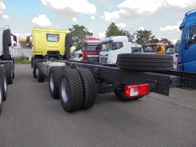 DAF XD 450 F 8X4 NIEUW MET FABRIEKS GARANTIE - Kamion sa golom šasijom i zatvorenom kabinom: slika 4 DAF XD 450 F 8X4 NIEUW MET FABRIEKS GARANTIE - Kamion sa golom šasijom i zatvorenom kabinom: slika 4