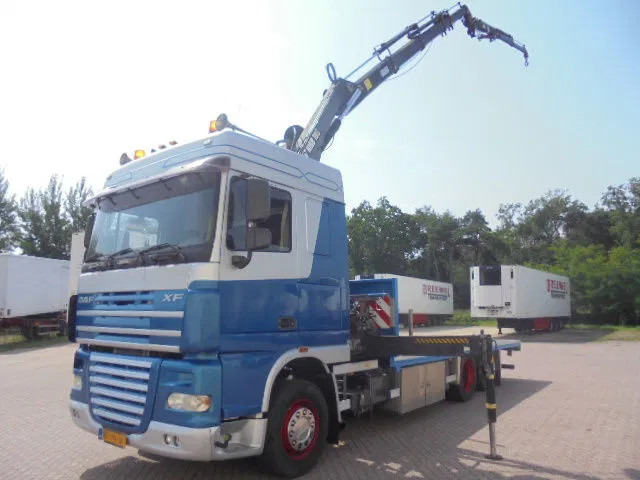 DAF XF 105 XF105 NL TRUCK - Kamion sa dizalicom: slika 1 DAF XF 105 XF105 NL TRUCK - Kamion sa dizalicom: slika 1