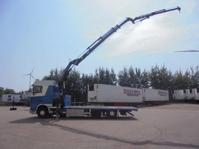 DAF XF 105 XF105 NL TRUCK - Kamion sa dizalicom: slika 2 DAF XF 105 XF105 NL TRUCK - Kamion sa dizalicom: slika 2