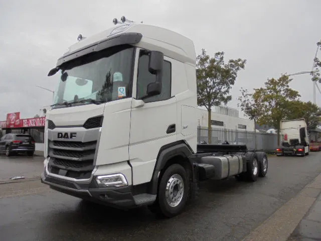 DAF XF 480 6X2 MET FABRIEKS GARANTIE - Kamion sa golom šasijom i zatvorenom kabinom: slika 1 DAF XF 480 6X2 MET FABRIEKS GARANTIE - Kamion sa golom šasijom i zatvorenom kabinom: slika 1