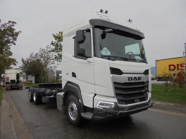 DAF XF 480 6X2 MET FABRIEKS GARANTIE - Kamion sa golom šasijom i zatvorenom kabinom: slika 3 DAF XF 480 6X2 MET FABRIEKS GARANTIE - Kamion sa golom šasijom i zatvorenom kabinom: slika 3