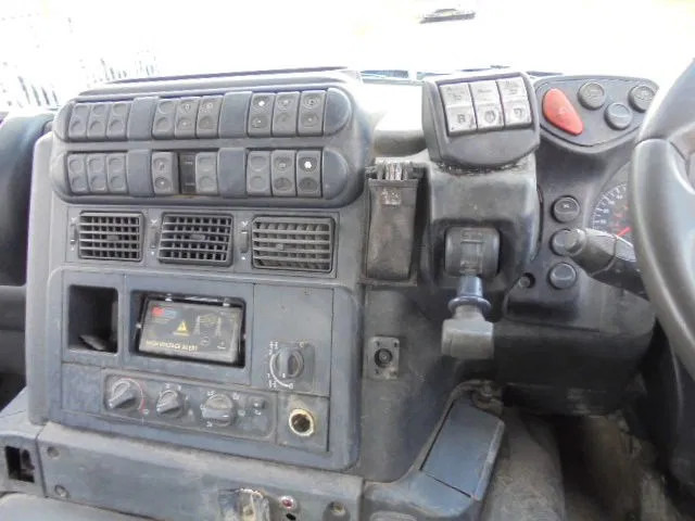 Istovarivač, Kamion sa dizalicom Iveco AD340T36 8X4: slika 19 Istovarivač, Kamion sa dizalicom Iveco AD340T36 8X4: slika 19