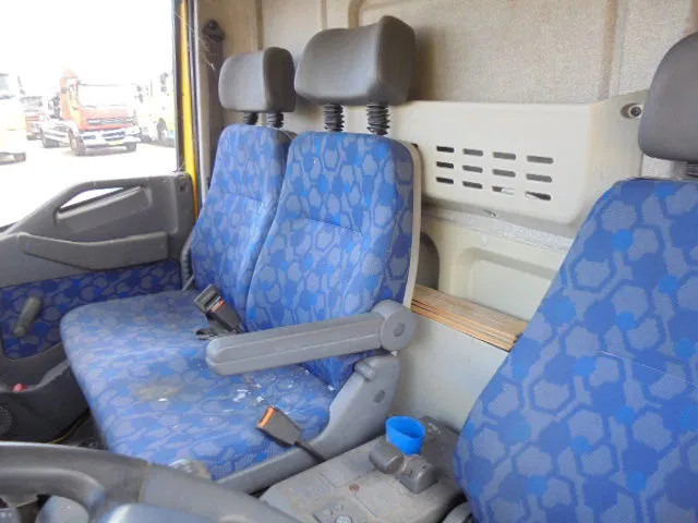 Kamion sa zatvorenim sandukom Iveco Eurocargo 75E15: slika 8