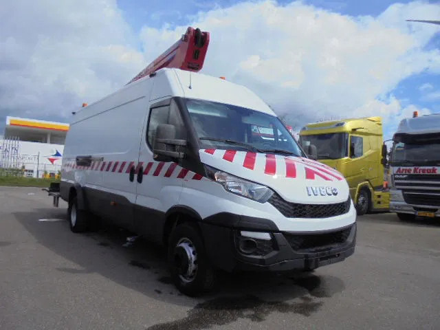 Iveco Daily 70 70C17 - Kamion, Kamion sa dizalicom: slika 2 Iveco Daily 70 70C17 - Kamion, Kamion sa dizalicom: slika 2