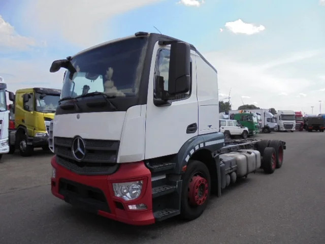 Mercedes-Benz ACTROS 2340 6X2 - Kamion za prevoz automobila: slika 1 Mercedes-Benz ACTROS 2340 6X2 - Kamion za prevoz automobila: slika 1