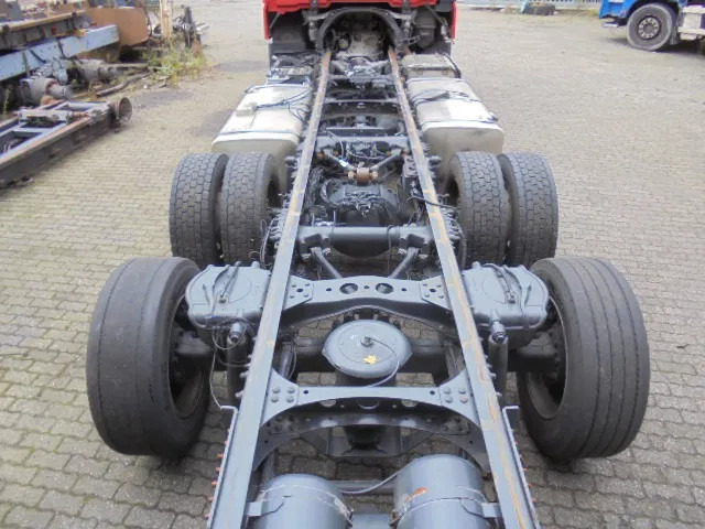 Mercedes-Benz Actros 2542 6X2 ENGINE NOT OK - Kamion sa golom šasijom i zatvorenom kabinom: slika 4 Mercedes-Benz Actros 2542 6X2 ENGINE NOT OK - Kamion sa golom šasijom i zatvorenom kabinom: slika 4