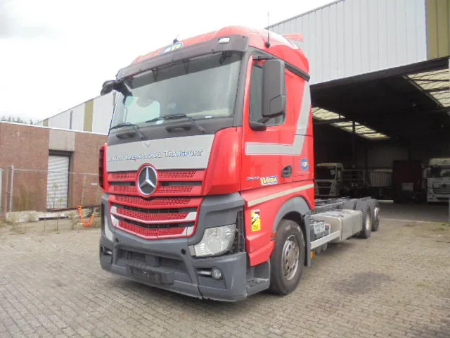 Mercedes-Benz Actros 2542 6X2 ENGINE NOT OK - Kamion sa golom šasijom i zatvorenom kabinom: slika 1 Mercedes-Benz Actros 2542 6X2 ENGINE NOT OK - Kamion sa golom šasijom i zatvorenom kabinom: slika 1