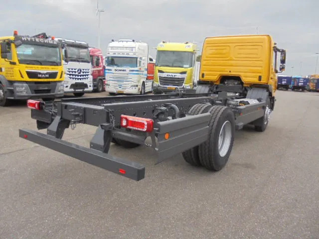 Mercedes-Benz Atego 1518 NEW DEMO MET FABRIEKS GARANTIE - Kamion sa golom šasijom i zatvorenom kabinom: slika 4 Mercedes-Benz Atego 1518 NEW DEMO MET FABRIEKS GARANTIE - Kamion sa golom šasijom i zatvorenom kabinom: slika 4