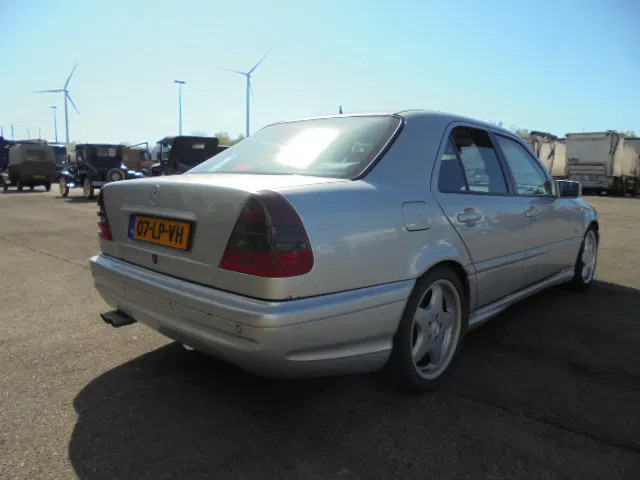 Mercedes-Benz C-Klasse 43 AMG - Limuzina: slika 3 Mercedes-Benz C-Klasse 43 AMG - Limuzina: slika 3