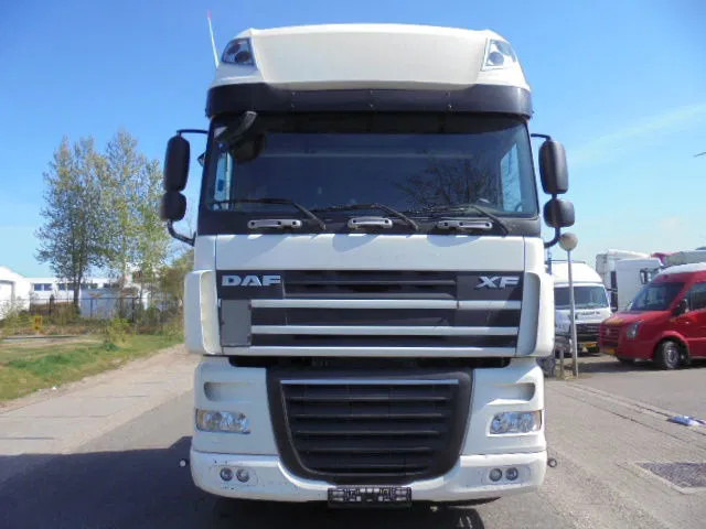 DAF XF 105.460 SUPERSPACE - Tegljač: slika 2 DAF XF 105.460 SUPERSPACE - Tegljač: slika 2