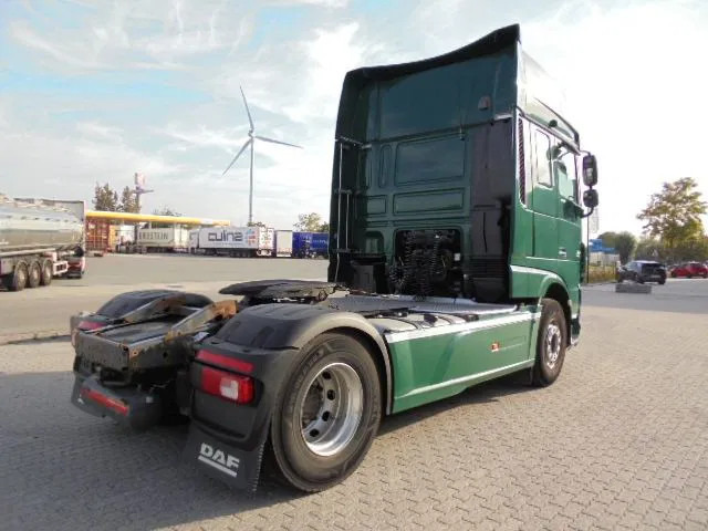 DAF XF 106.460 SUPER SPACE CAB - Tegljač: slika 2 DAF XF 106.460 SUPER SPACE CAB - Tegljač: slika 2