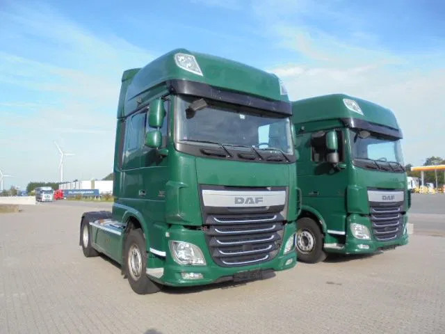 DAF XF 106.460 SUPER SPACE CAB - Tegljač: slika 3 DAF XF 106.460 SUPER SPACE CAB - Tegljač: slika 3