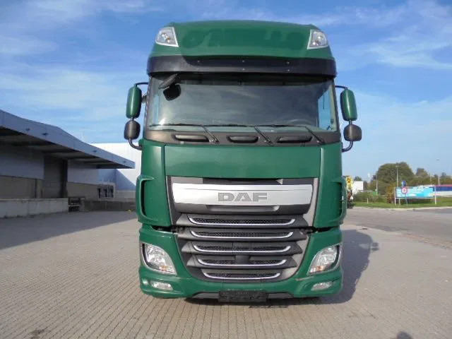 DAF XF 106.460 SUPER SPACE CAB - Tegljač: slika 4 DAF XF 106.460 SUPER SPACE CAB - Tegljač: slika 4