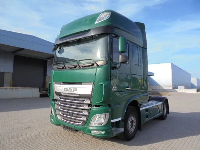 DAF XF 106.460 SUPER SPACE CAB - Tegljač: slika 1 DAF XF 106.460 SUPER SPACE CAB - Tegljač: slika 1