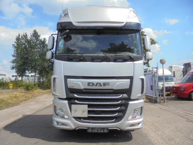 DAF XF 450 FTG 6X2 SUPER SPACE - Tegljač: slika 2 DAF XF 450 FTG 6X2 SUPER SPACE - Tegljač: slika 2