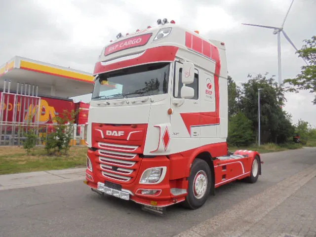 DAF XF 530 SSC INTARDER - Tegljač: slika 1 DAF XF 530 SSC INTARDER - Tegljač: slika 1