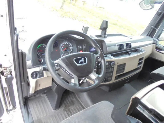 Interior photo 1: Tegljač MAN TGA 18.480 XXL LLS-U SMART TACHO NL TRUCK 16X IN STOCK