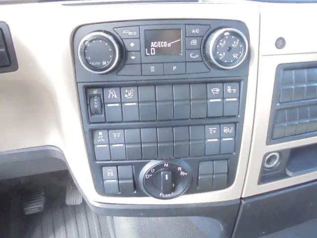 Tegljač MAN TGX 26.500 XXL TUV APK 03-26 NL TRUCK 16X IN STOCK: slika 11 Tegljač MAN TGX 26.500 XXL TUV APK 03-26 NL TRUCK 16X IN STOCK: slika 11