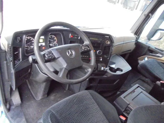 Tegljač Mercedes-Benz Actros 1842 LS EUR6: slika 9 Tegljač Mercedes-Benz Actros 1842 LS EUR6: slika 9