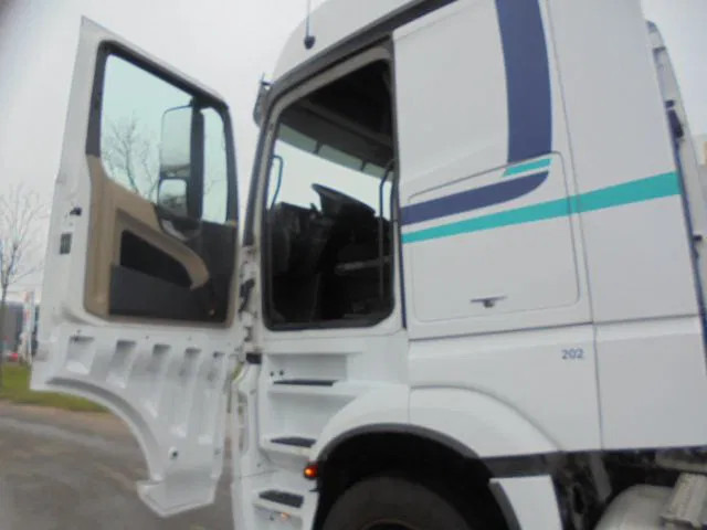 Mercedes-Benz Actros 1943 LS - Tegljač: slika 4 Mercedes-Benz Actros 1943 LS - Tegljač: slika 4