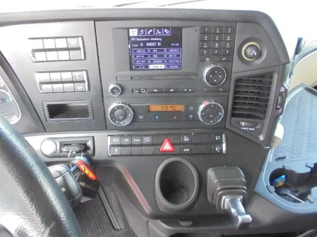Tegljač Mercedes-Benz Actros 1943 LS EUR6: slika 14