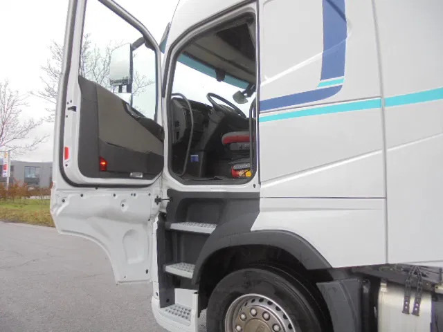 Lizing Volvo FH 420 NL TRUCK APK 09-26 Volvo FH 420 NL TRUCK APK 09-26: slika 8 Lizing Volvo FH 420 NL TRUCK APK 09-26 Volvo FH 420 NL TRUCK APK 09-26: slika 8