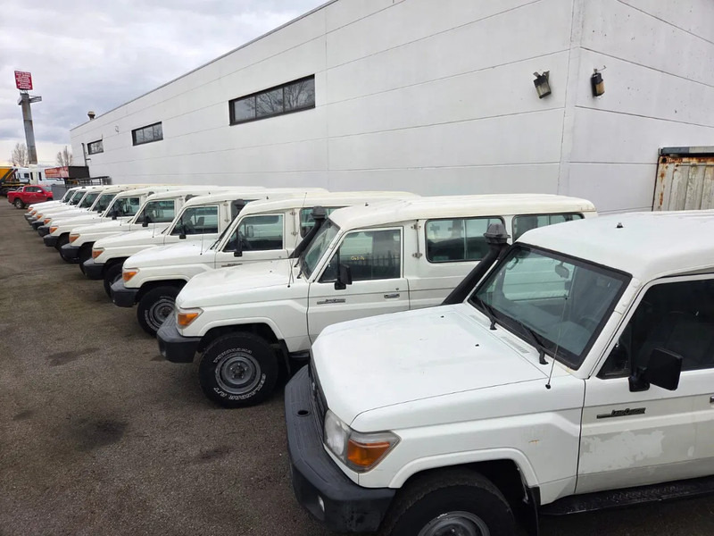 Toyota Land Cruiser HZJ76 + HZJ78L + PICKUP 4WD EXPORT OUT EU ONLY - Pikap: slika 3 Toyota Land Cruiser HZJ76 + HZJ78L + PICKUP 4WD EXPORT OUT EU ONLY - Pikap: slika 3