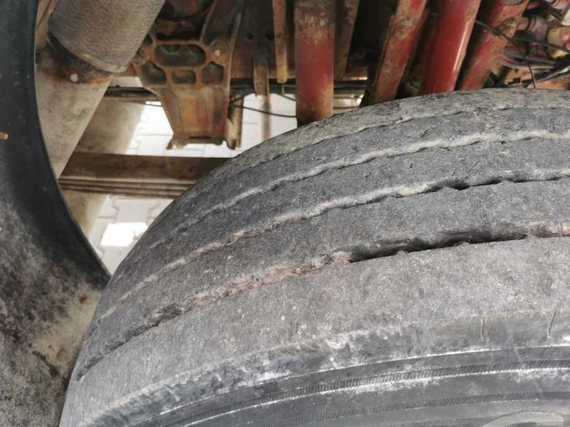 Kamion sa tovarnim sandukom Iveco Turbostar 240-36 platform truck: slika 15