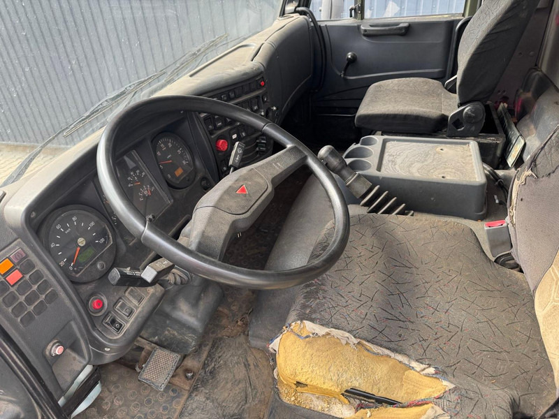 Kamaz 65111, 6x6 - Kamion sa golom šasijom i zatvorenom kabinom: slika 5 Kamaz 65111, 6x6 - Kamion sa golom šasijom i zatvorenom kabinom: slika 5