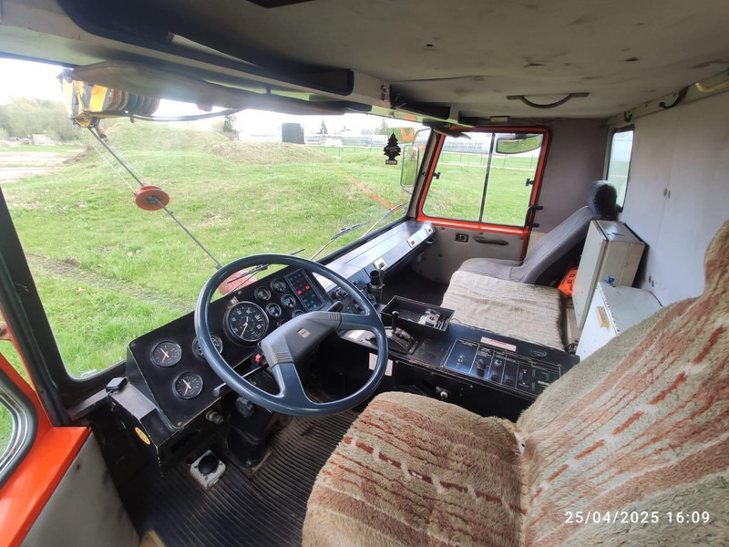 Kato KA400E - Autodizalica: slika 3 Kato KA400E - Autodizalica: slika 3
