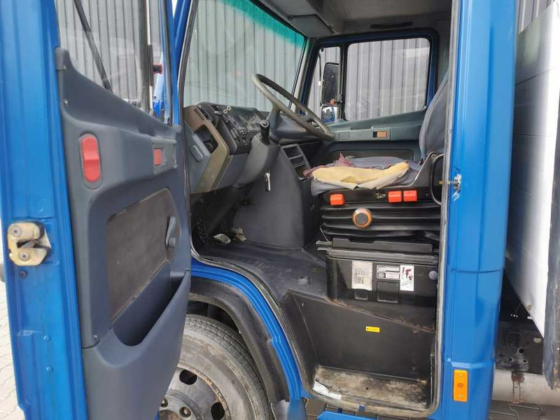 Interior photo 2: Dostavno vozilo s ravnom platformom Mercedes-Benz 814 Vario Interior photo 2: Dostavno vozilo s ravnom platformom Mercedes-Benz 814 Vario