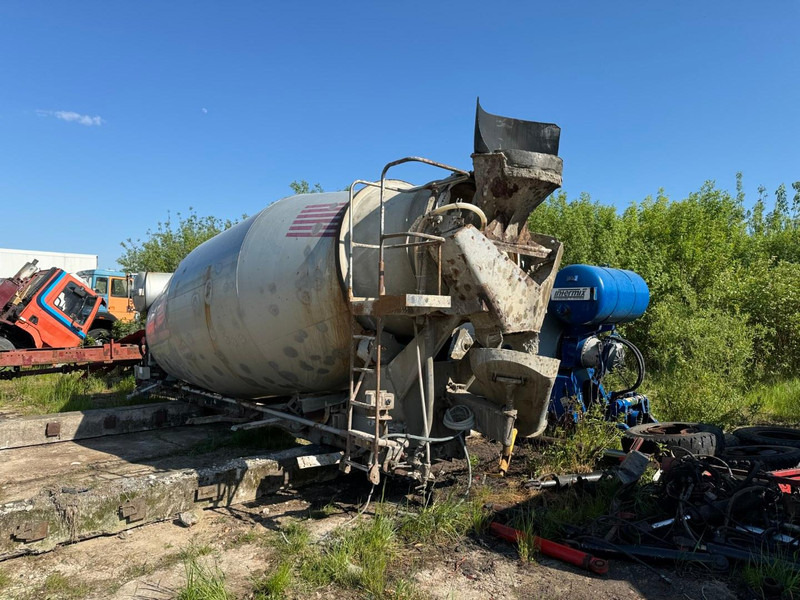 Mercedes-Benz Actros, MAN. 10 x pieces mixer. 9-10 m3 - Mikser za beton: slika 1 Mercedes-Benz Actros, MAN. 10 x pieces mixer. 9-10 m3 - Mikser za beton: slika 1