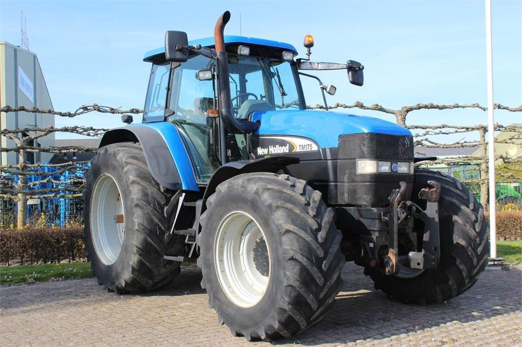 New Holland TM175 - Traktor: slika 2 New Holland TM175 - Traktor: slika 2
