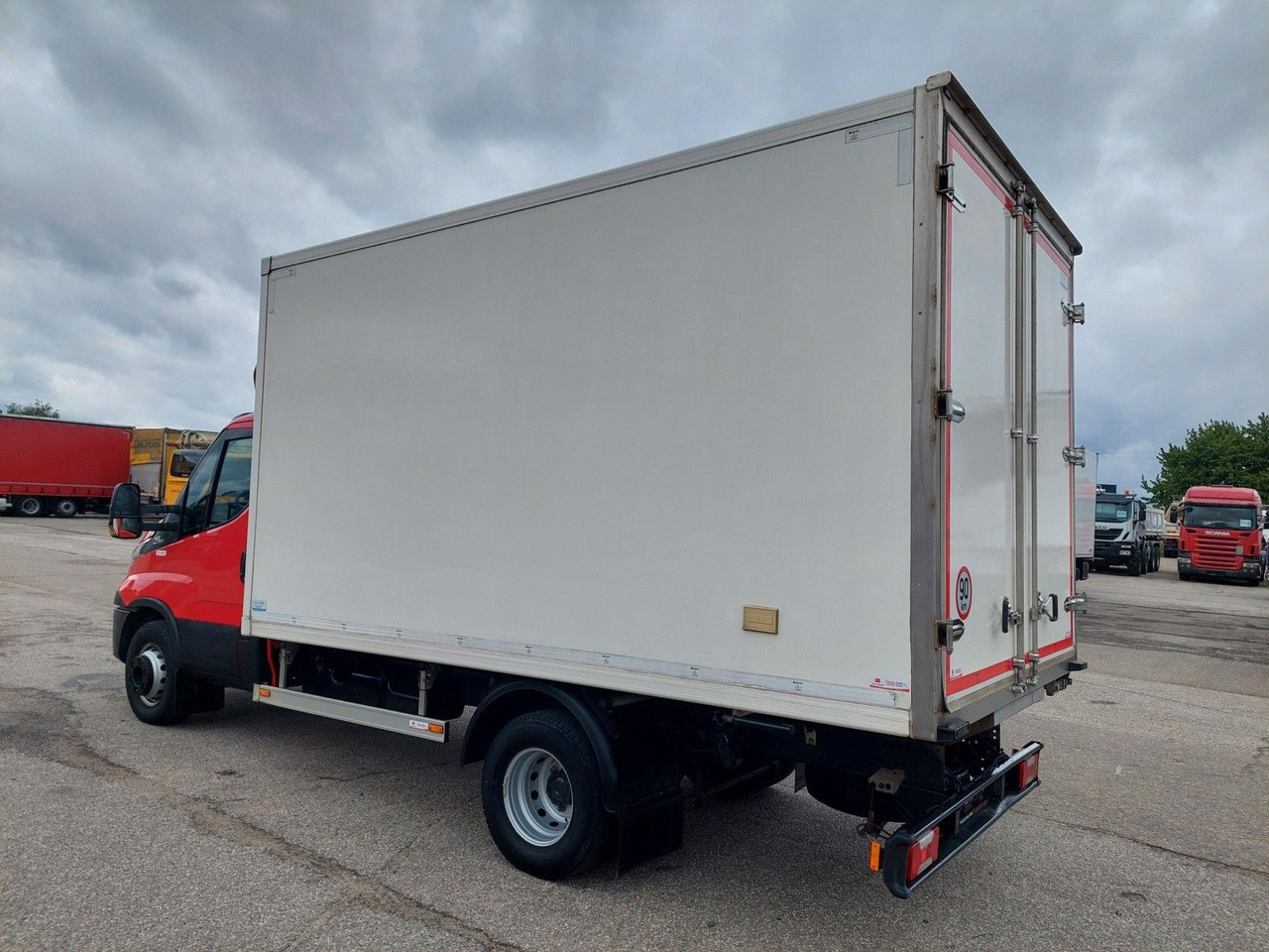 Iveco Daily 70 C18 Carrier Rohrbahnen Fleischhaken - Dostavno vozilo hladnjača: slika 3 Iveco Daily 70 C18 Carrier Rohrbahnen Fleischhaken - Dostavno vozilo hladnjača: slika 3
