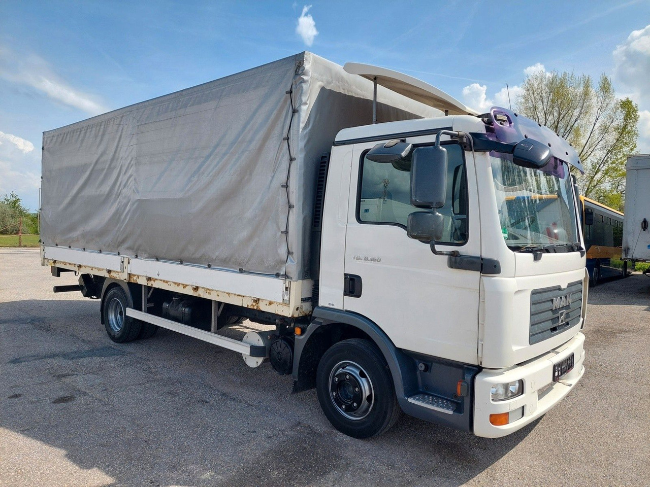 MAN TGL 8.180 4X2 BL - Kamion sa ceradom: slika 2 MAN TGL 8.180 4X2 BL - Kamion sa ceradom: slika 2