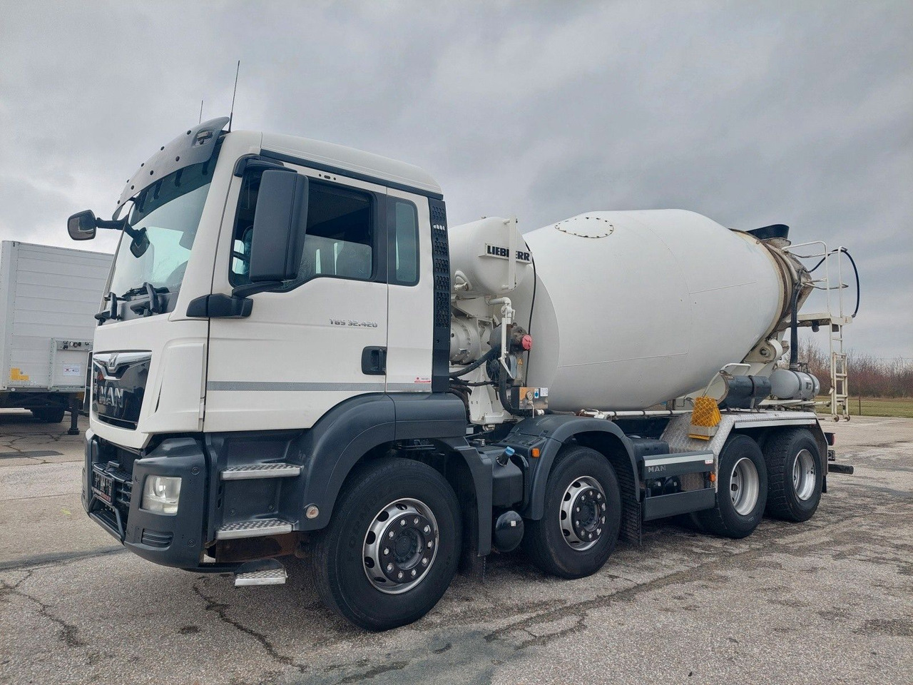 MAN TGS 32.420 BB mix Liebherr 9m3 8x4 - Mikser za beton: slika 1 MAN TGS 32.420 BB mix Liebherr 9m3 8x4 - Mikser za beton: slika 1