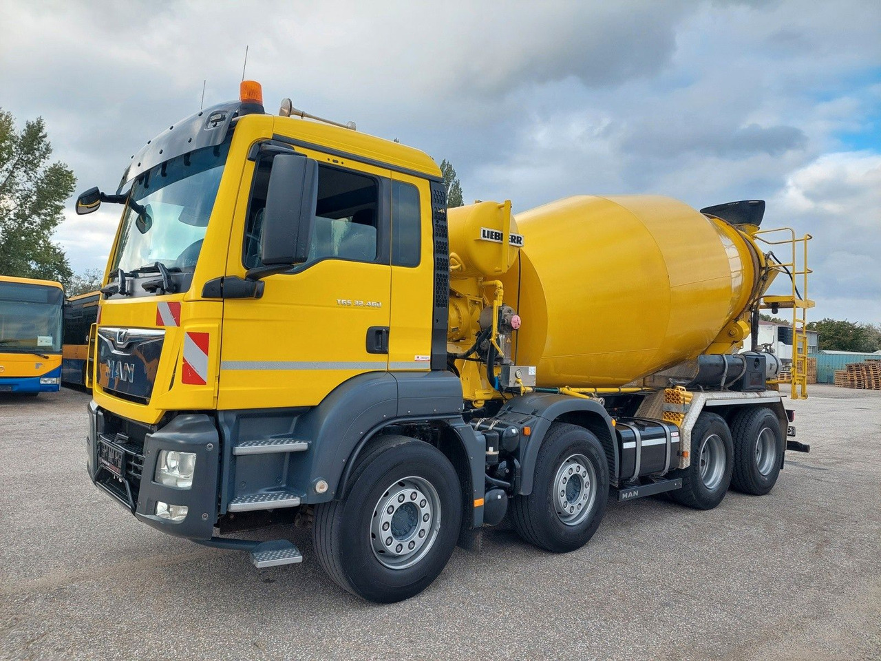 MAN TGS 32.460 8X4 BB Liebherr 9 m³ - Mikser za beton: slika 1 MAN TGS 32.460 8X4 BB Liebherr 9 m³ - Mikser za beton: slika 1